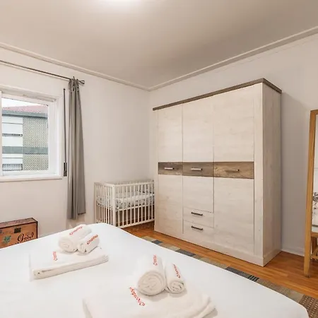 Cosy With Veranda In Gaia - 1e * Vila Nova de Gaia